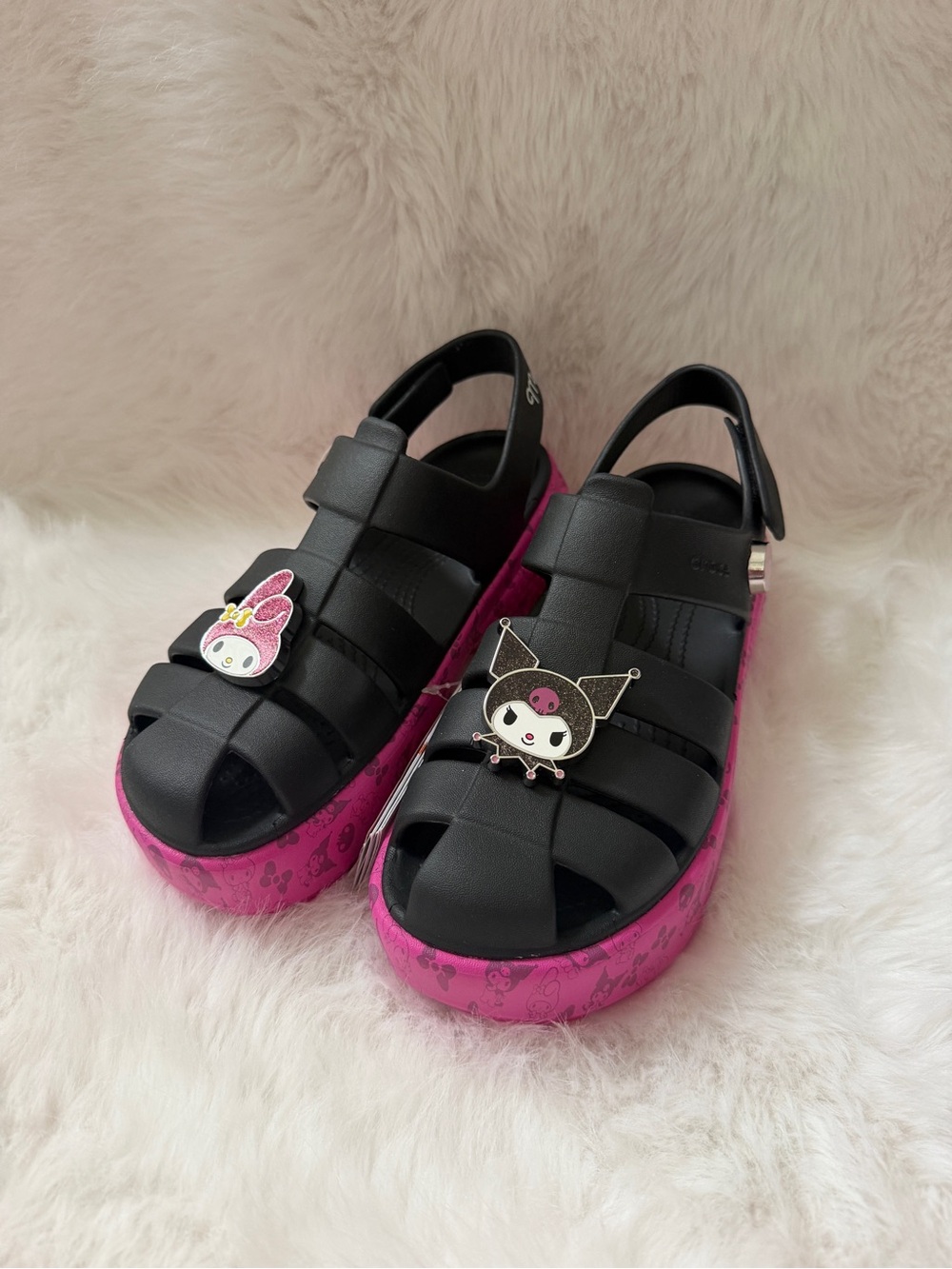 Crocs HELLO KITTY AND FRIENDS MY MELODY AND KUROMI STOMP SANDAL size W8 NWT
